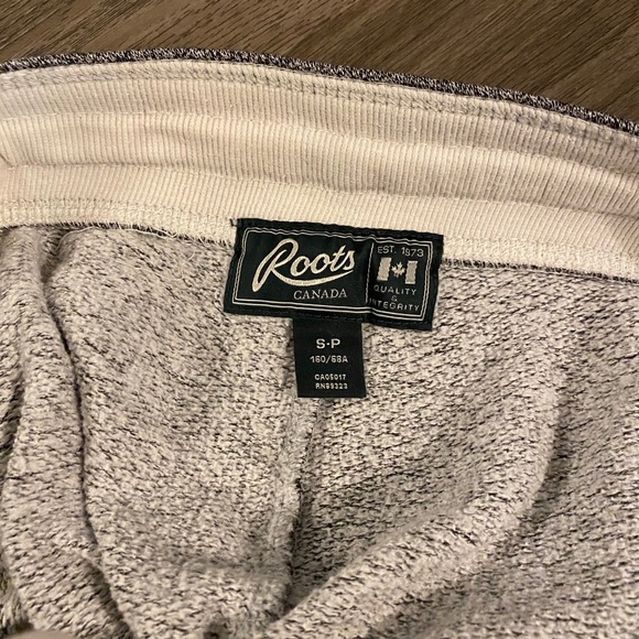 Roots Grey sweat pants small - Picture 3 of 9